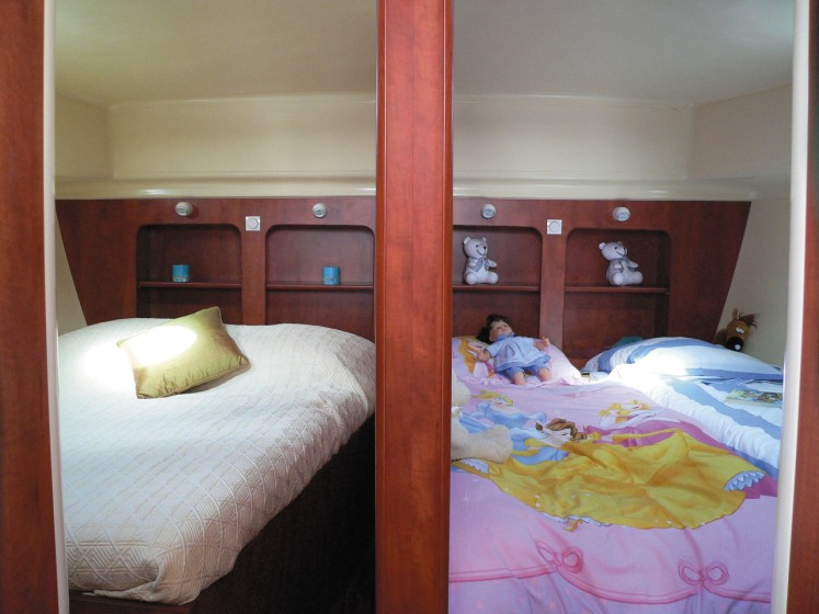 Sedan 1170 - Boatscribe.com