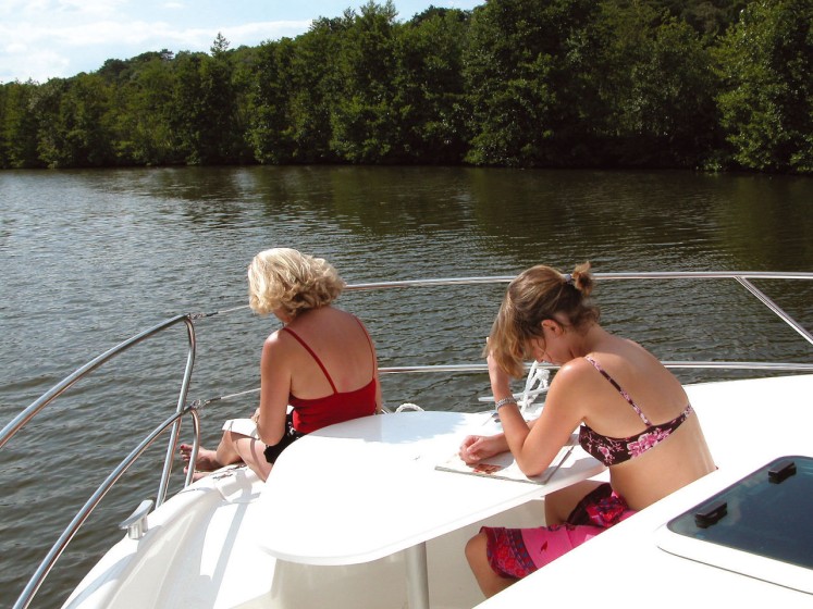 Sedan 1160 - Boatscribe.com