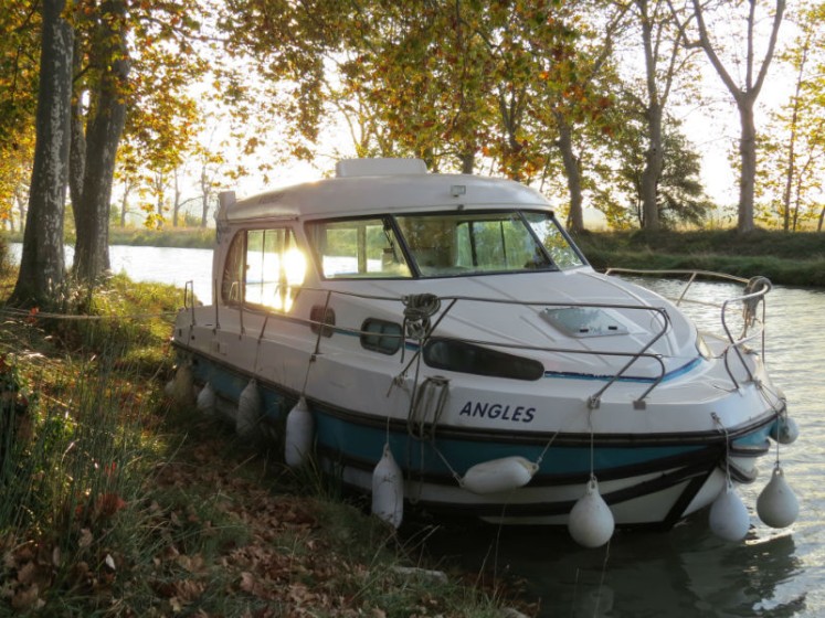 Sedan 1010 - Boatscribe.com