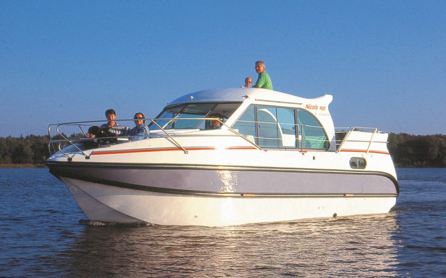 Sedan 1000 - Boatscribe.com