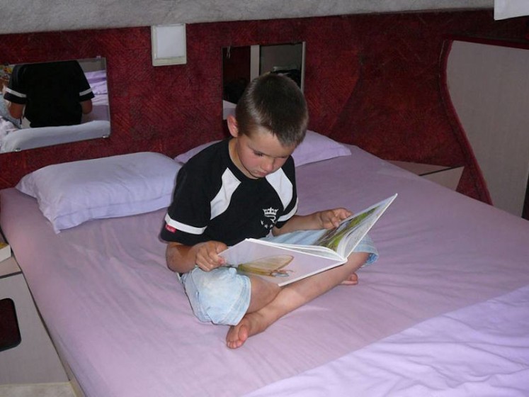 Sedan 1000 - Boatscribe.com