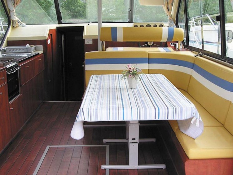 Sedan 1000 - Boatscribe.com
