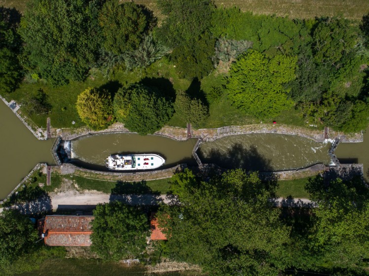 Estivale Octo Fly C - Boatscribe.com