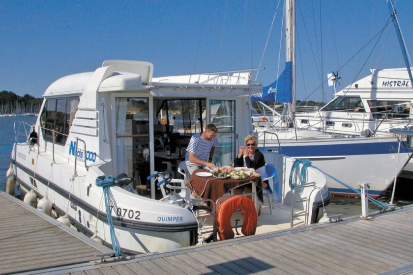 Sedan 1000 - Boatscribe.com