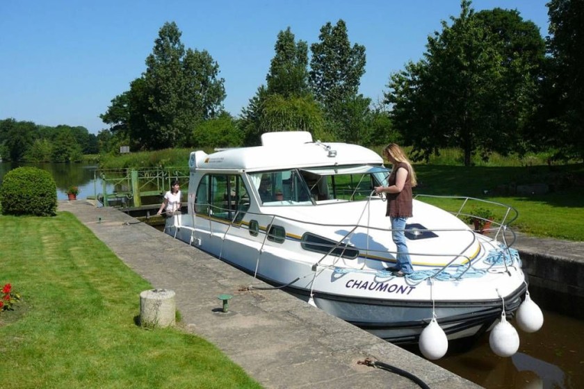 Sedan 1000 - Boatscribe.com