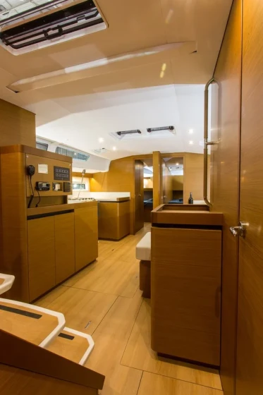 Sun Odyssey 490 - Boatscribe.com