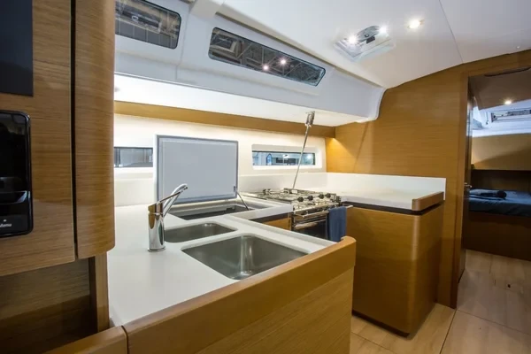Sun Odyssey 490 - Boatscribe.com