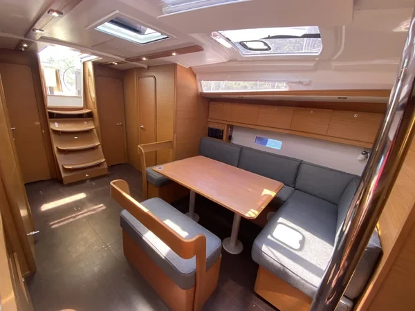 Dufour 430 - Boatscribe.com