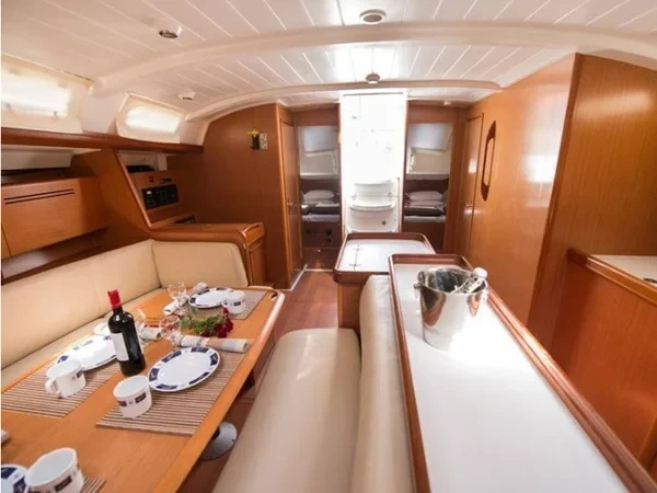 Cyclades 43.4 - Boatscribe.com