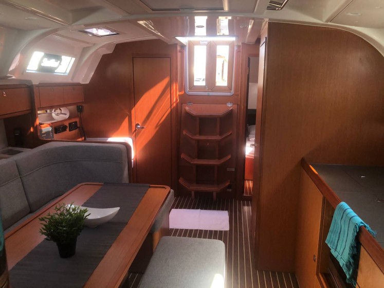 Bavaria 41 Cruiser - Boatscribe.com