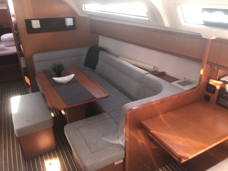 Bavaria 41 Cruiser - Boatscribe.com