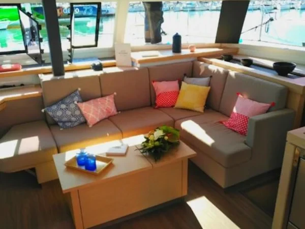 Astrea 42 - Boatscribe.com