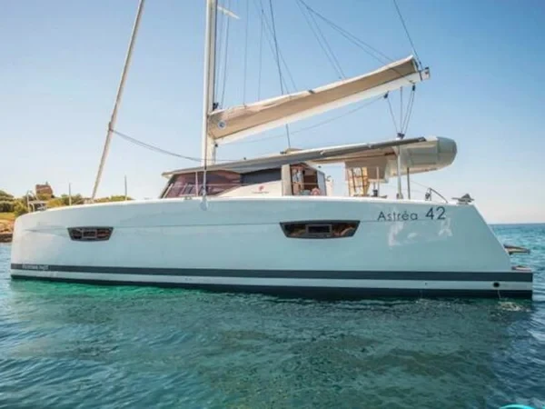 Astrea 42 - Boatscribe.com