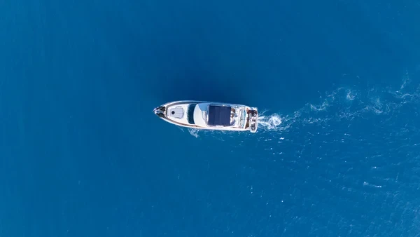Yaretti 2210 - Boatscribe.com