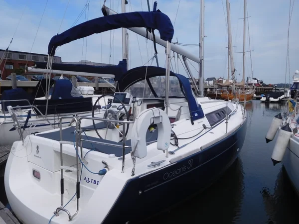 Oceanis 31 - Boatscribe.com