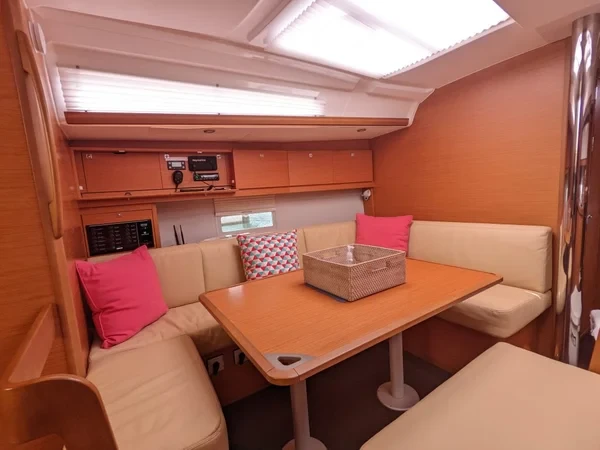 Dufour 430 - Boatscribe.com