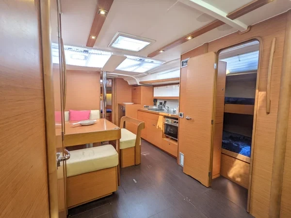 Dufour 430 - Boatscribe.com