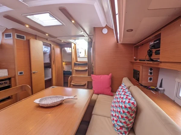 Dufour 430 - Boatscribe.com