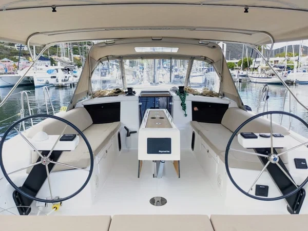 Dufour 430 - Boatscribe.com