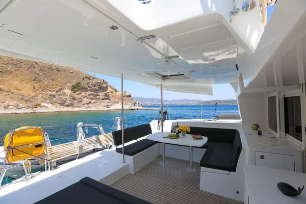 Lagoon 450 - Boatscribe.com