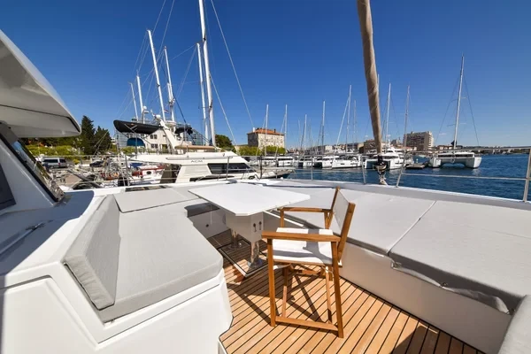 Bali 4.6 - Boatscribe.com