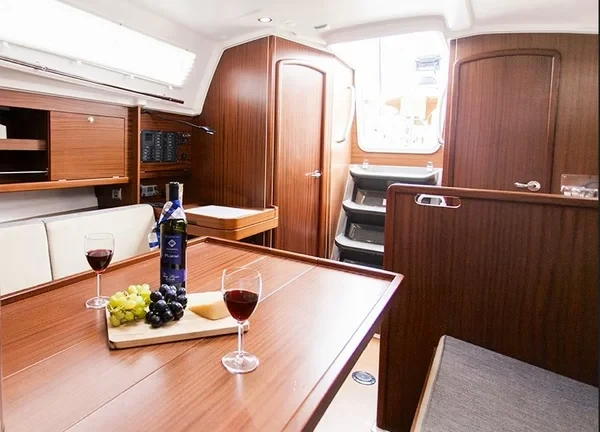 Delphia 31 - Boatscribe.com