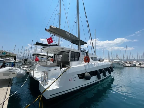 Bali 4.2 - Boatscribe.com