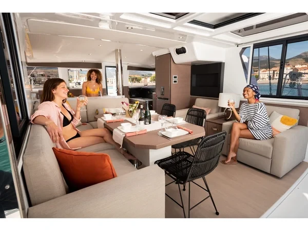 Bali 4.2 - Boatscribe.com