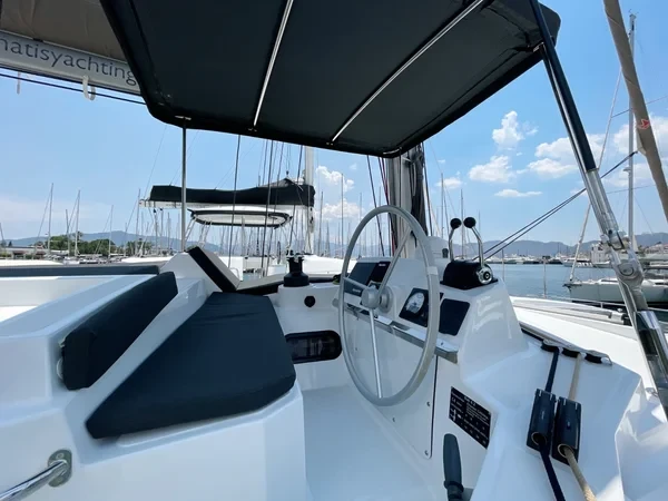 Bali 4.2 - Boatscribe.com