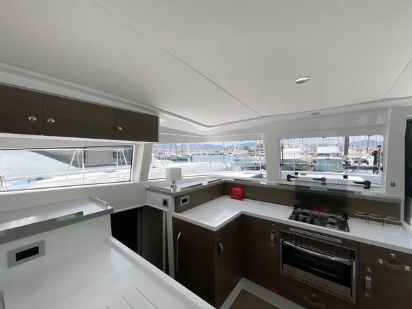 Bali 4.2 - Boatscribe.com