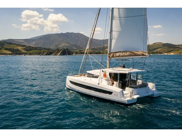 Bali 4.2 - Boatscribe.com