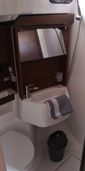 Oceanis 51.1 - Boatscribe.com
