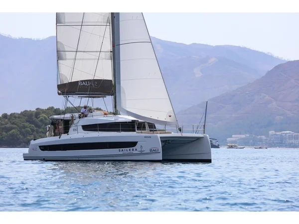 Bali 4.2 - Boatscribe.com