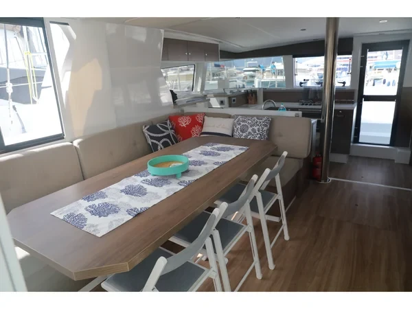 Bali 4.2 - Boatscribe.com