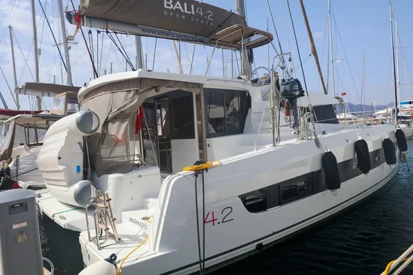 Bali 4.2 - Boatscribe.com