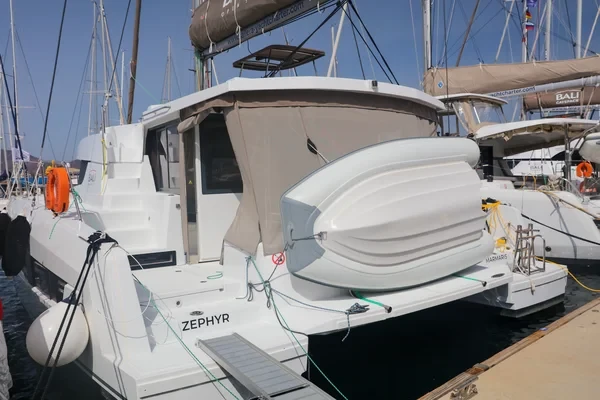 Bali 4.2 - Boatscribe.com
