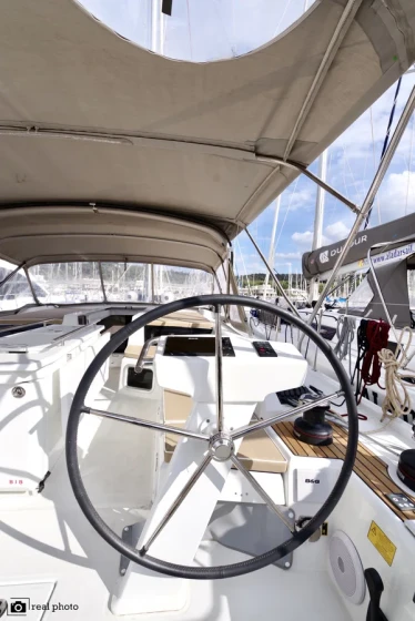 Oceanis 51.1 - Boatscribe.com