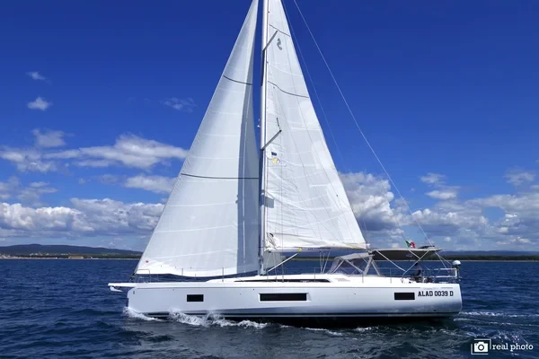 Oceanis 51.1 - Boatscribe.com