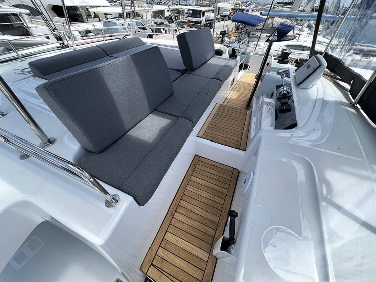 Lagoon 46 - Boatscribe.com