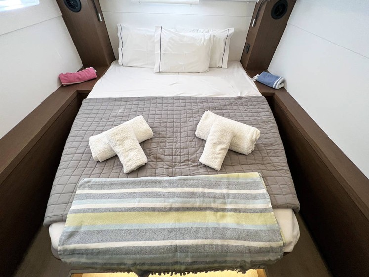 Lagoon 46 - Boatscribe.com