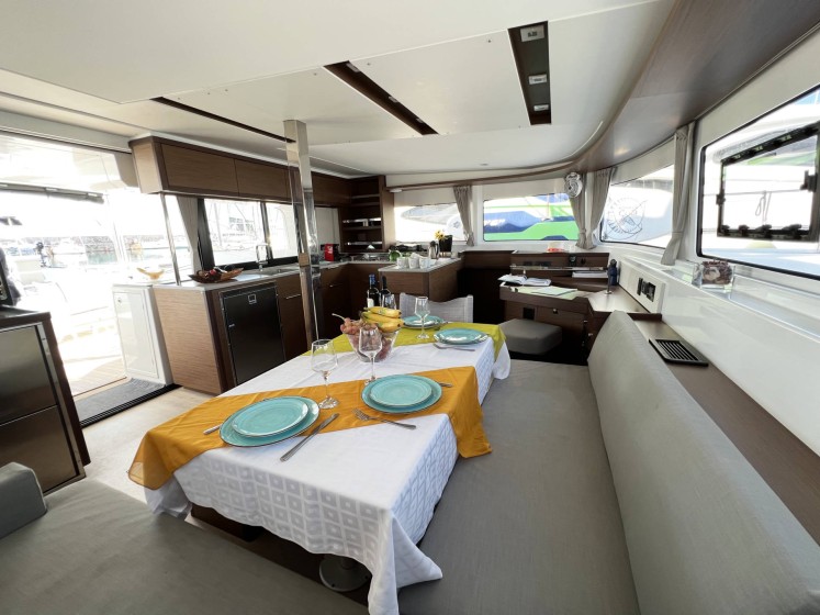 Lagoon 46 - Boatscribe.com