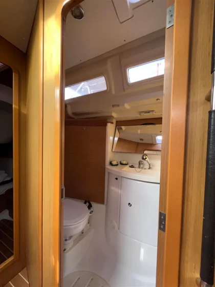 Sun Odyssey 42i - Boatscribe.com