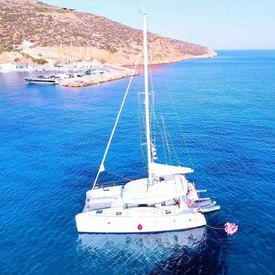 Lagoon 39 - Boatscribe.com