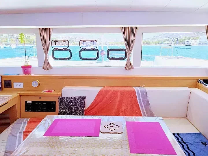 Lagoon 39 - Boatscribe.com