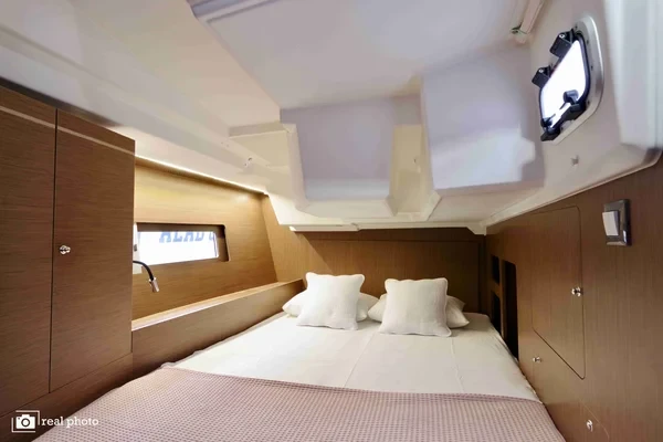 Oceanis 46.1 - Boatscribe.com