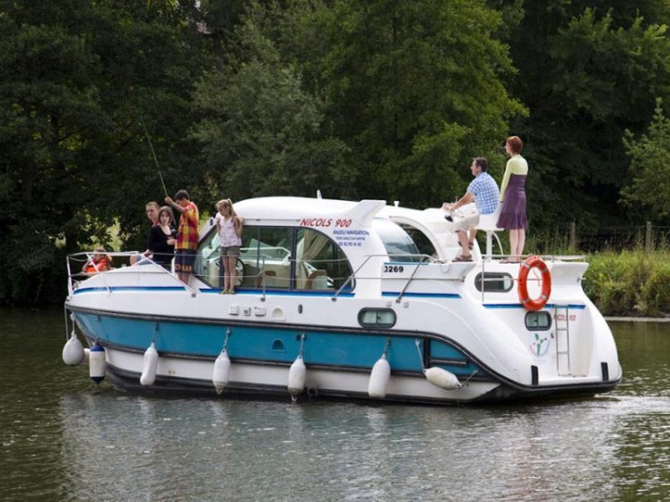 Confort 900 DP - Boatscribe.com