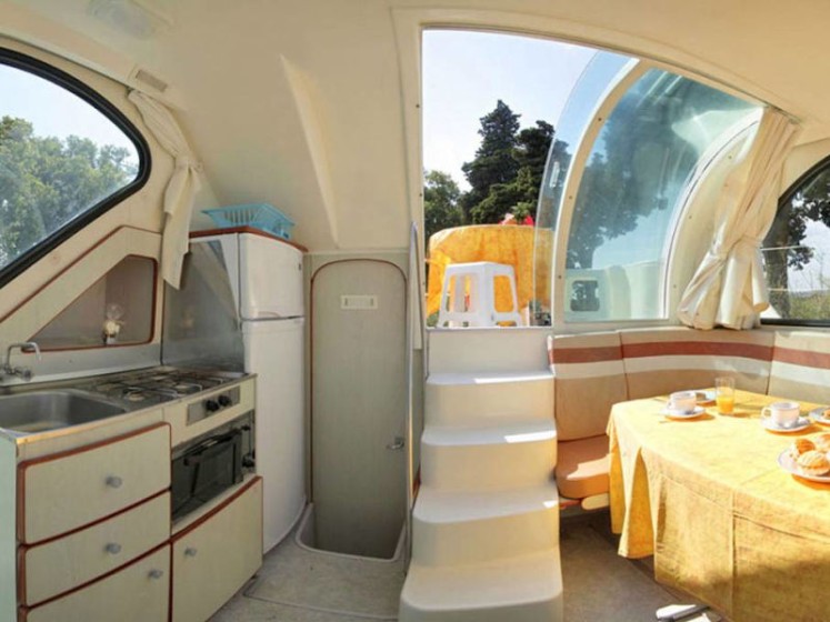 Confort 900 DP - Boatscribe.com