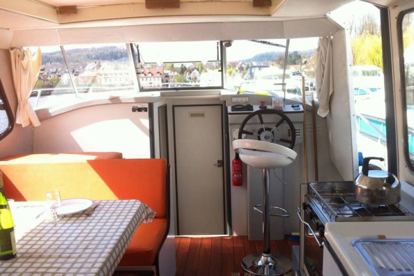Riviera 920 - Boatscribe.com