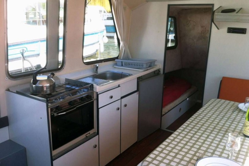 Riviera 920 - Boatscribe.com