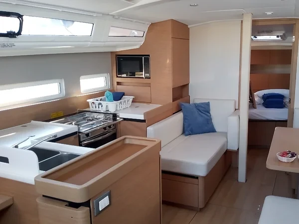 Sun Odyssey 410 - Boatscribe.com